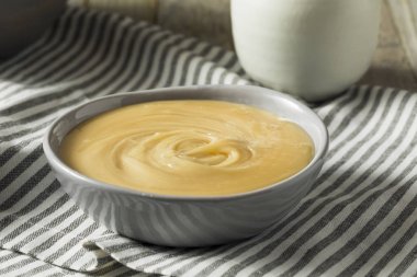 Tatlı ev yapımı şanti bal