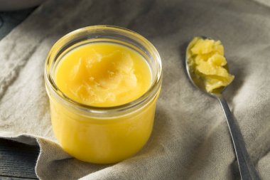 Ev yapımı açıklık tereyağı Ghee