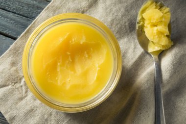 Ev yapımı açıklık tereyağı Ghee