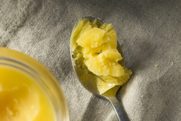 Zelfgemaakte geklaarde boter-Ghee — Stockfoto