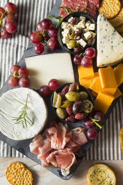 Gourmet extravagante Charcuterie Board — Fotografia de Stock