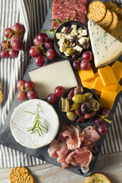 Gourmet extravagante Charcuterie Board — Fotografia de Stock