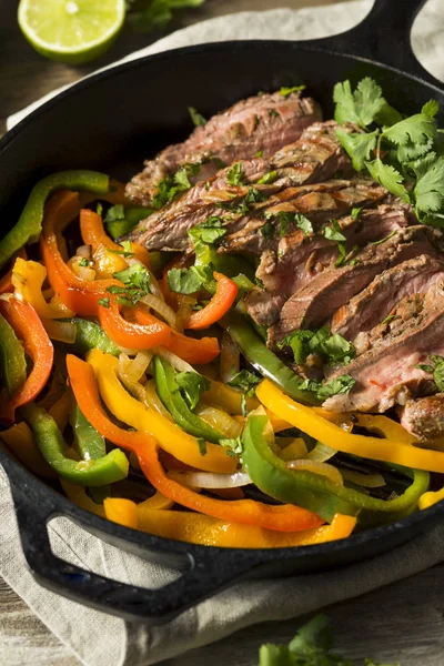 Bife de vaca caseiro Fajitas — Fotografia de Stock