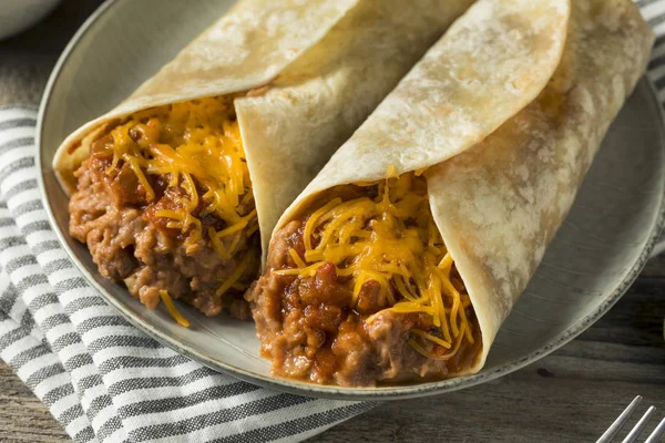 Hemmagjord bönor och ost Burrito — Stockfoto