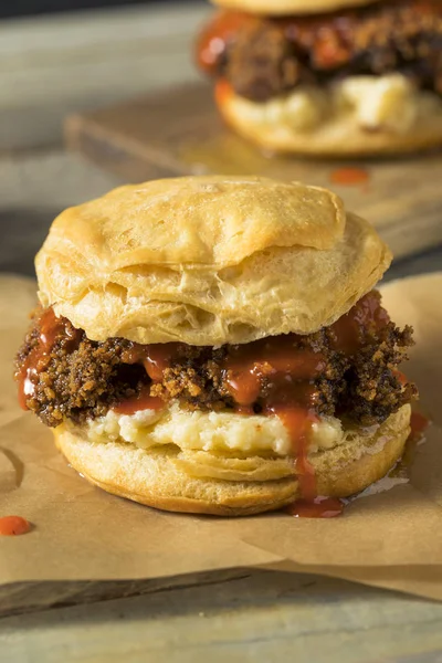 Biscuit de poulet au beurre de miel fait maison — Photo