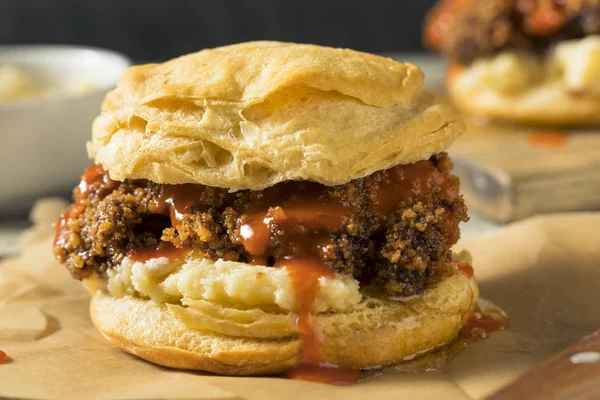 Biscuit de poulet au beurre de miel fait maison — Photo