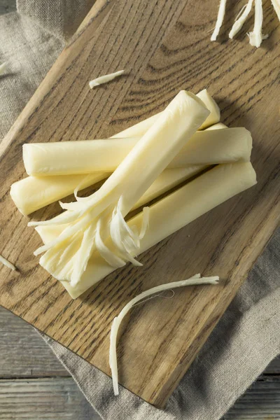 健康的な有機ストリング チーズ — ストック写真
