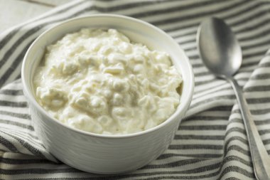 Ev yapımı az yağlı süzme peynir