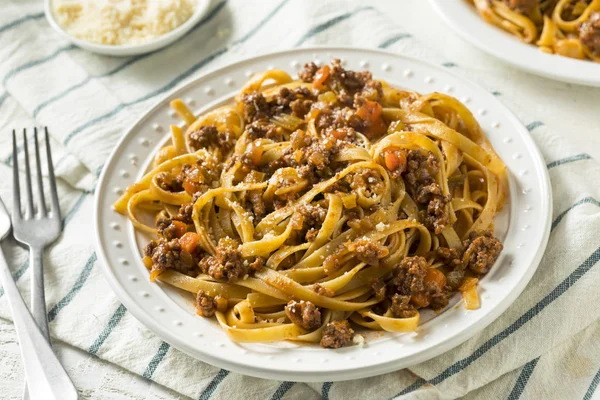 Hemgjord italiensk Ragu sås och Pasta — Stockfoto