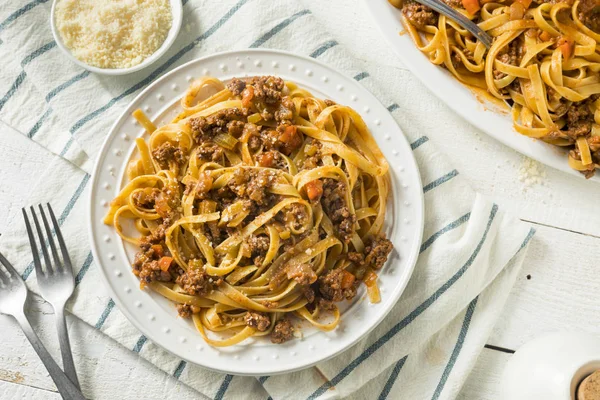 Zelfgemaakte Italiaanse Ragu saus en Pasta — Stockfoto