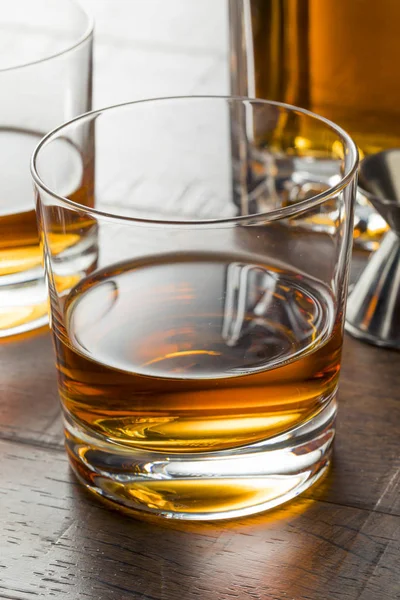 Delicious Bourbon Whiskey Neat — Stock Photo, Image