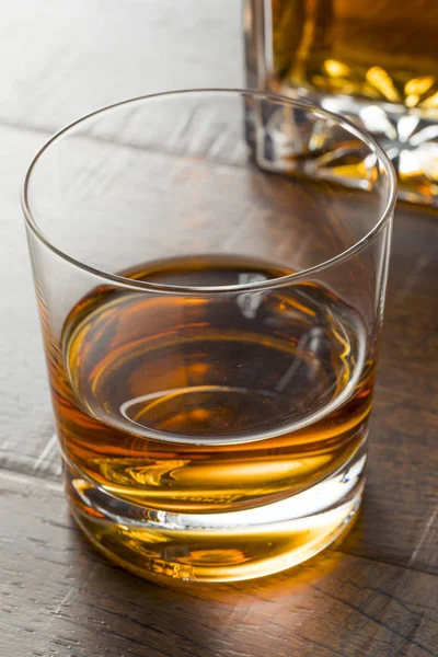 Pyszne Bourbon Whiskey Neat — Zdjęcie stockowe