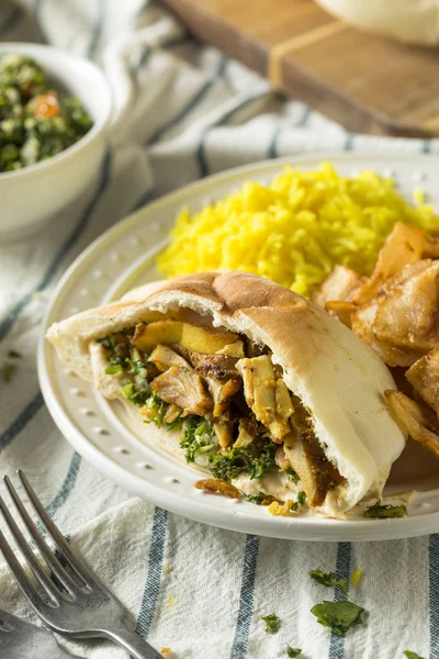 Hausgemachter Hühnershawarma-Teller — Stockfoto