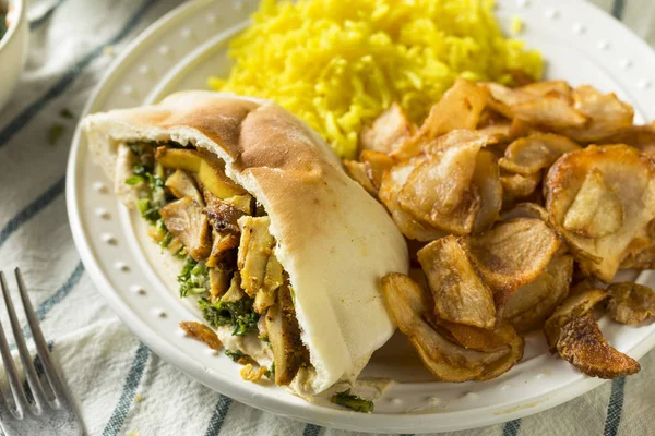 Ev yapımı tavuk Shawarma plaka — Stok fotoğraf