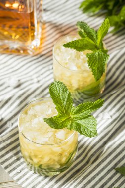 Ev yapımı Derby sakinleşmek