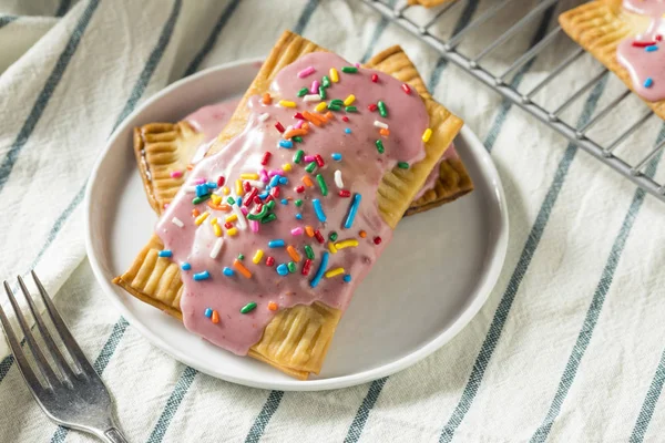 Dolce fatto in casa fragola tostapane pasticcini — Foto Stock