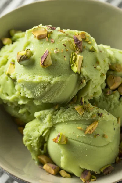 Helado de pistacho verde hecho en casa — Foto de Stock