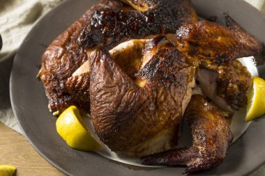 Bütün tavuk Barbekü füme