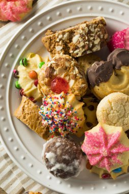 Ev yapımı tatlı İtalyan çerezleri muhtelif