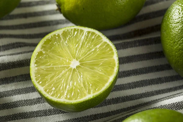 Raw Green Organic Citrus Limes — Stock Photo, Image