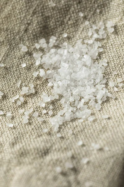 Organiczne gruboziarnistej soli morskiej — Zdjęcie stockowe