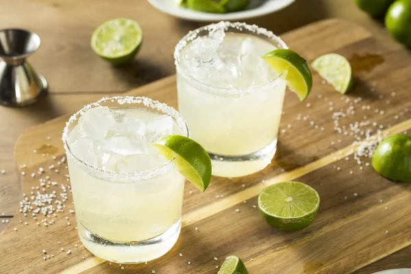 Alkoholische Limetten-Margarita mit Tequila — Stockfoto