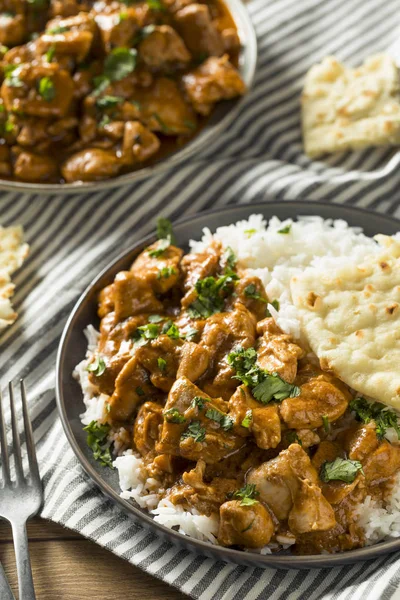 Frango de manteiga indiano caseiro com arroz — Fotografia de Stock