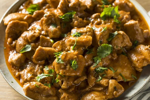 Frango de manteiga indiano caseiro com arroz — Fotografia de Stock