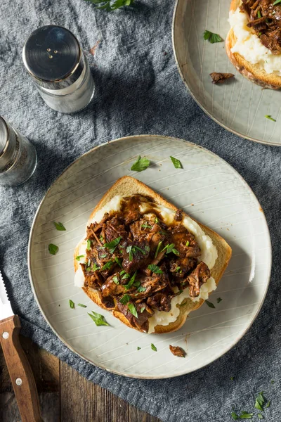 Ev yapımı Indiana Manhatten Sıcak Rost Etli Sandviç — Stok fotoğraf