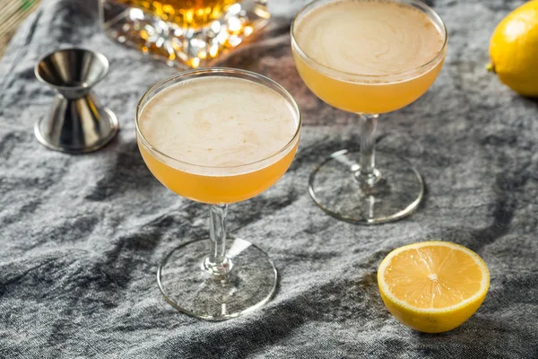 Brandy al limone fatto in casa Daisy Cocktail — Foto Stock