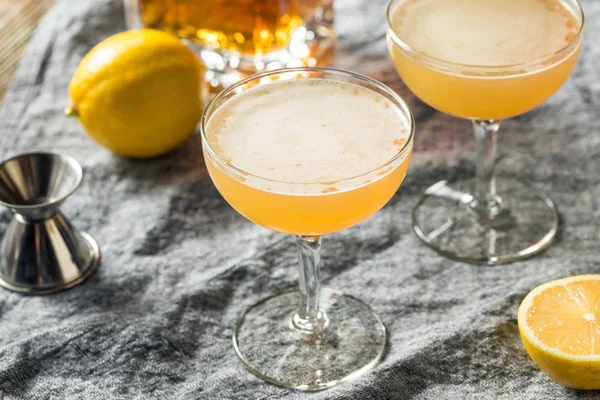 Caseiro Lemon Brandy Daisy Cocktail — Fotografia de Stock