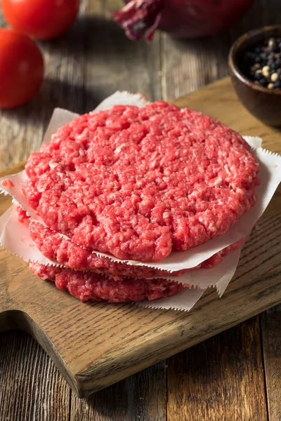 Червоний органічний гамбургер. — стокове фото