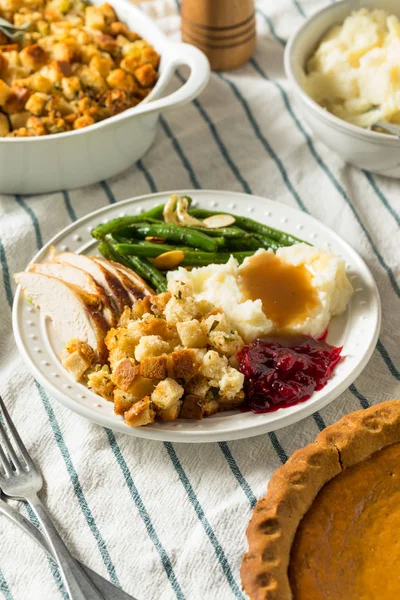 Homemade Thanksgiving Turkey Dinner with Stuffing Potatoes — Stock Photo, Image