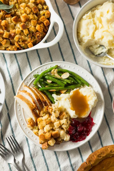 Homemade Thanksgiving Turkey Dinner with Stuffing Potatoes — Stock Photo, Image