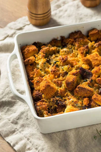 Domácí díkůvzdání Oyster Cornbread nádivka — Stock fotografie