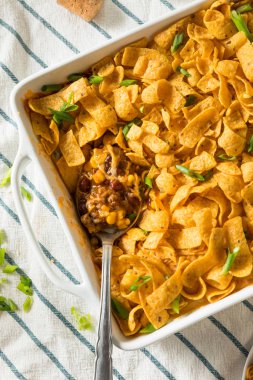 Ev yapımı Frito Pie Meksika güveci.