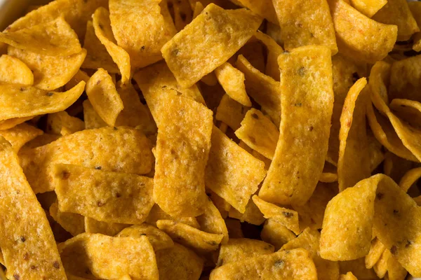 Хрустящие кукурузные чипсы — стоковое фото
