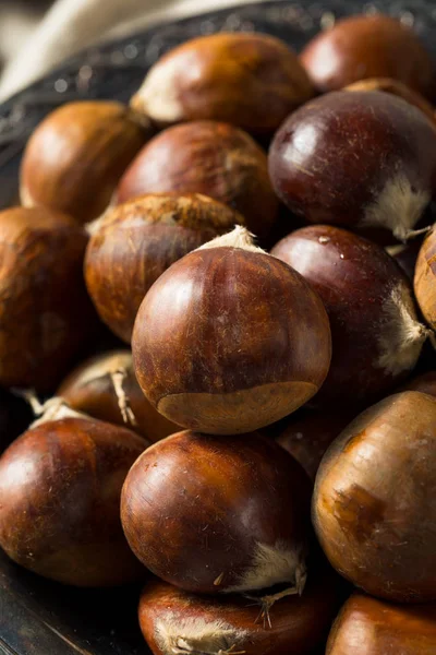 Raw Organic Brown Chestnuts — Stock Photo, Image