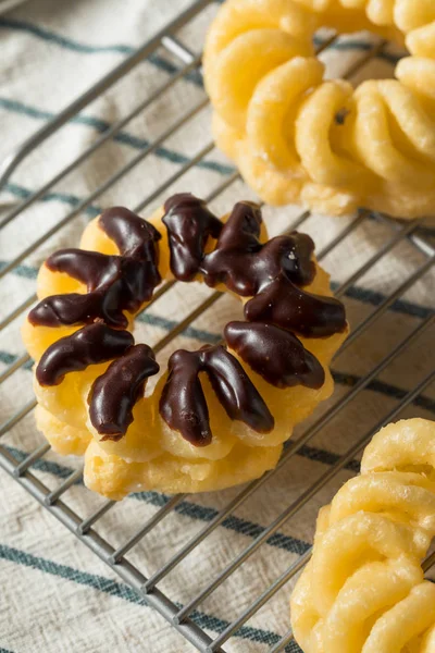 Hausgemachte süße French Cruller Donuts — Stockfoto