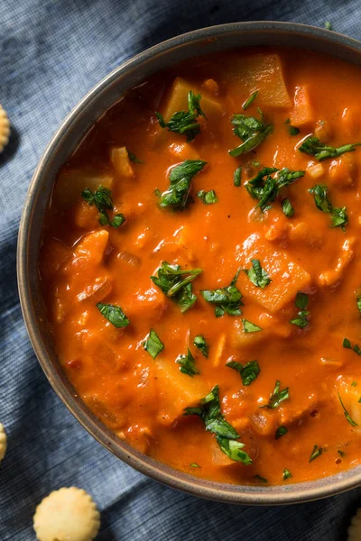 Homemade Red Tomato Manhattan Clam Chowder — Stock Photo, Image