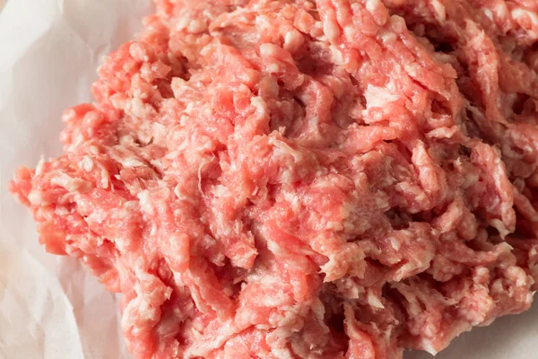 Carne de porco em pó orgânica vermelha crua — Fotografia de Stock