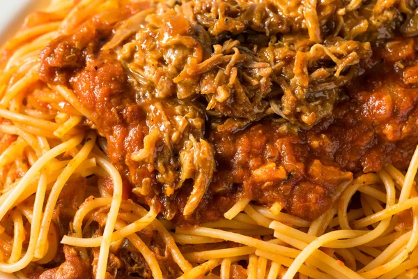 Ev yapımı Çekilmiş Domuz Mangallı Spagetti — Stok fotoğraf