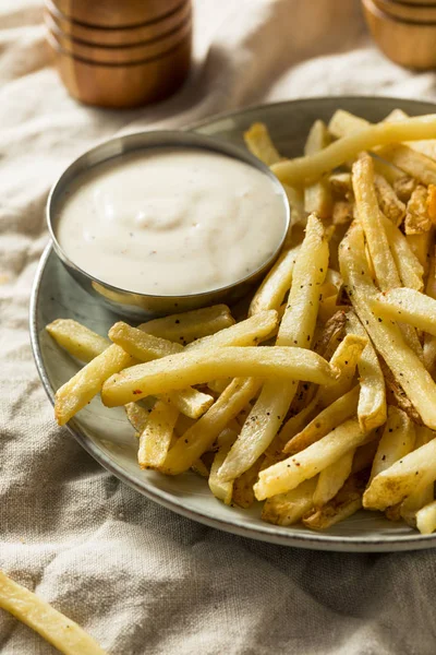 Zelfgemaakte friet met Ranch Dressing — Stockfoto