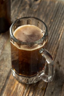 Ev yapımı huş ağacı birası.