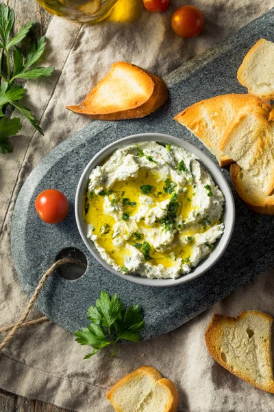 Ev yapımı Herby keçi peyniri. — Stok fotoğraf