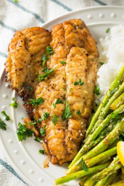 Ev yapımı Sauteed Beyazbalık Yemeği