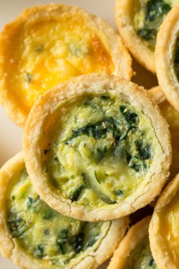 Ev yapımı Mini Yumurtalı Kekler