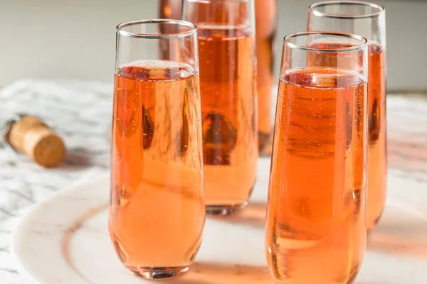 Champagne rosso frizzante della rosa — Foto Stock