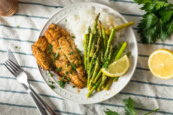 Ev yapımı Sauteed Beyazbalık Yemeği — Stok fotoğraf