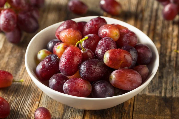 Raw Organic Purple Red Grapes — 스톡 사진